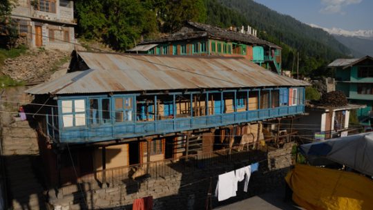 Maison traditionnelle à Manali - Voyage moto du Kinnaur au Spiti, Himachal pradesh, Inde, Himalaya